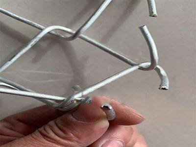 鋁包鋼護(hù)欄網(wǎng)圖片3 鋁包鋼護(hù)欄網(wǎng)圖片3