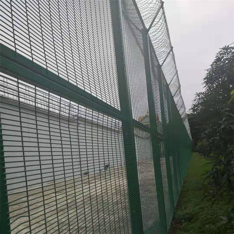 監(jiān)獄圍墻隔離網(wǎng)圖片2 監(jiān)獄圍墻隔離網(wǎng)圖片2